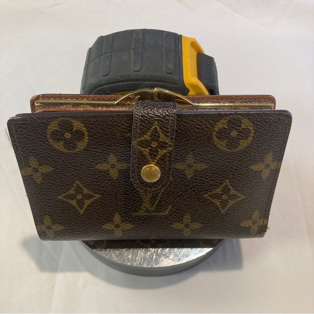 Vintage Louis vuitton 2003 kiss lock wallet